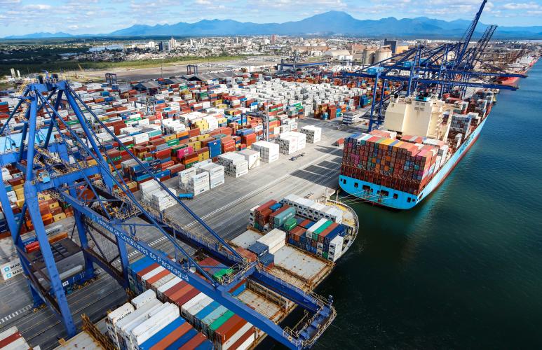 De janeiro a setembro de 2021, foram movimentadas 8.908.358 toneladas de carga em 704.474 TEUs (unidade do contêiner de 20 pés). No mesmo período do ano passado foram 7.861.213 toneladas em 675.808 TEUs.