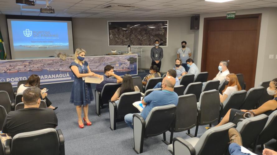 Empresa pública reforça a equipe com aprovados nos concursos de 2017 e 2016. Novos técnicos, agentes e analistas portuários passaram por semana de integração.