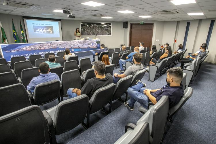 Empresa pública reforça a equipe com aprovados nos concursos de 2017 e 2016. Novos técnicos, agentes e analistas portuários passaram por semana de integração.