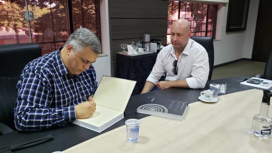 Debate incluiu os embarques de produtos diversos, recordes de movimentação, ampliação do número de berços, benefícios fiscais e a crise logística internacional