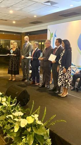 A Portos do Paraná foi, mais uma vez, reconhecida pelo respeito às regulamentações e pelo cuidado com o Meio Ambiente. A empresa pública foi destaque no Prêmio Antaq 2022, realizado pela Agência Nacional de Transportes Aquaviários, na noite de quinta-feira (10), em Brasília.