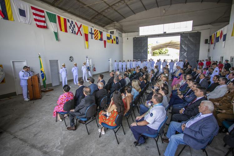 Capitania dos Portos do Paraná tem novo comando Em cerimônia realizada nesta sexta-feira (13), o capitão de mar e guerra André Luiz Morais de Vasconcelos passou a função ao Capitão de Fragata Anderson Brito de Melo.