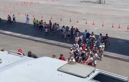 Mais de 3,5 mil pessoas visitaram embarcações da Marinha no Porto de Paranaguá