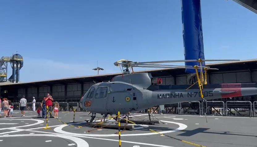 Mais de 3,5 mil pessoas visitaram embarcações da Marinha no Porto de Paranaguá