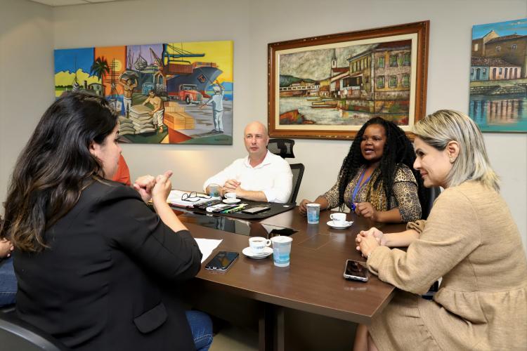 A empresa pública Portos do Paraná estuda maneiras de tornar os portos do Estado mais inclusivos e acessíveis para futuros profissionais.