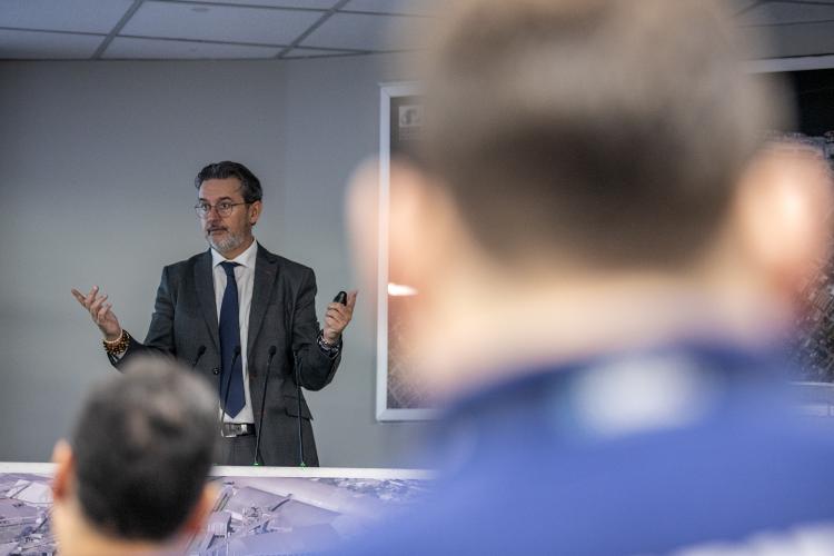 Programa de formação em gestão estratégica de portos é oferecido em conjunto com a Fundación ValenciaPort, instituição espanhola que é referência mundial no setor.