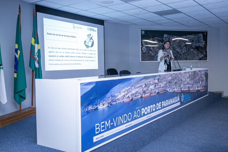 Programa de formação em gestão estratégica de portos é oferecido em conjunto com a Fundación ValenciaPort, instituição espanhola que é referência mundial no setor.