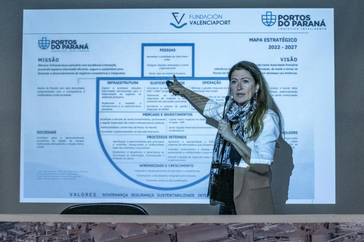 Programa de formação em gestão estratégica de portos é oferecido em conjunto com a Fundación ValenciaPort, instituição espanhola que é referência mundial no setor.