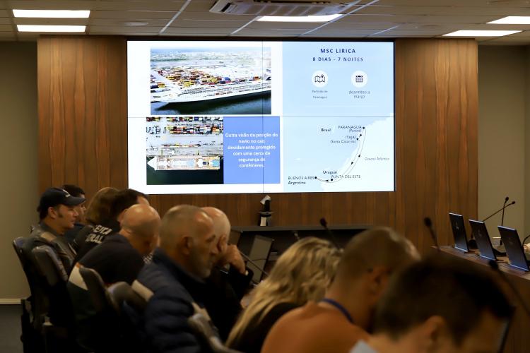 Recepção de navios de passageiros no Porto de Paranaguá envolve autoridades, órgãos, entidades e prefeituras do Litoral