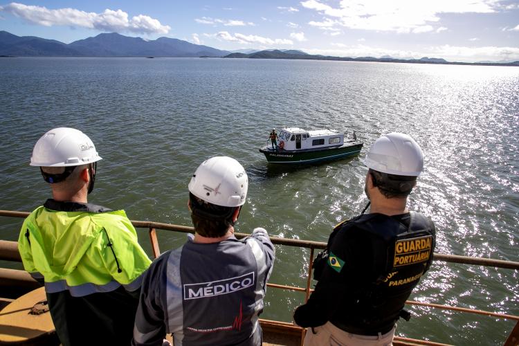 O programa coloca em prática o protocolo de atendimento e testa o desempenho de todos setores envolvidos no atendimento a emergências no cais do Porto de Paranaguá.