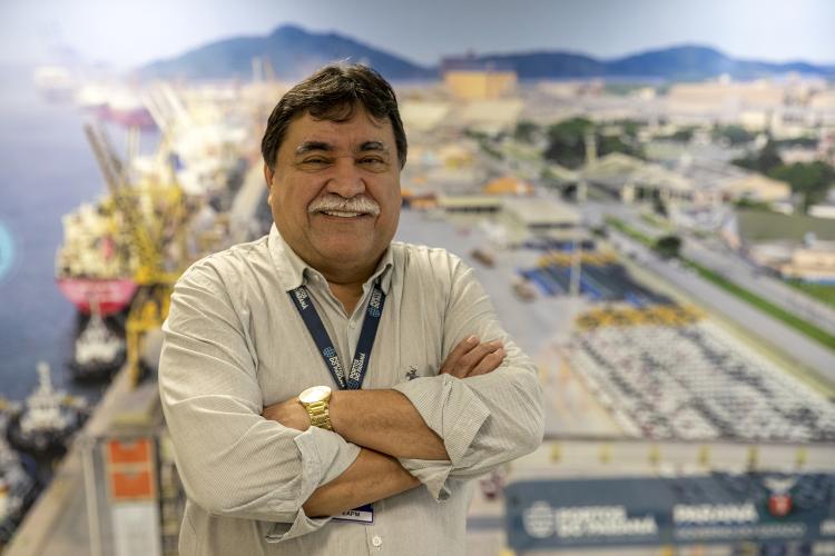 Nivaldo Domanski recebe o título de Honra ao Mérito da Câmara Municipal de Paranaguá