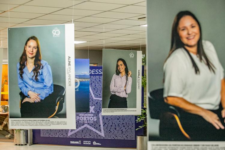 Porto de Paranaguá celebra 90 anos com exposição fotográfica dos colaboradores