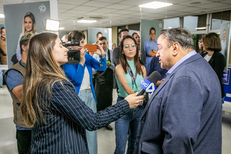 Porto de Paranaguá celebra 90 anos com exposição fotográfica dos colaboradores