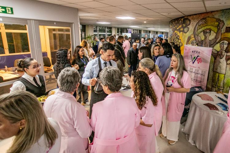 Porto de Paranaguá celebra 90 anos com exposição fotográfica dos colaboradores