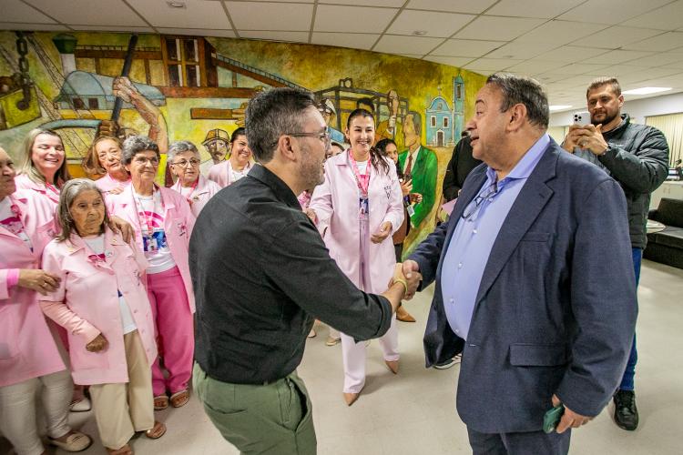 Porto de Paranaguá celebra 90 anos com exposição fotográfica dos colaboradores