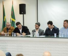 Autorizadas as obras de reparo e melhoria em trapiches na Ilha do Mel. São as estruturas de Encantadas e Nova Brasília. Contratação inclui o fornecimento de todo o material, mão de obra, equipamentos e ferramentas.