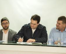 Autorizadas as obras de reparo e melhoria em trapiches na Ilha do Mel. São as estruturas de Encantadas e Nova Brasília. Contratação inclui o fornecimento de todo o material, mão de obra, equipamentos e ferramentas.