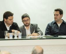 Autorizadas as obras de reparo e melhoria em trapiches na Ilha do Mel. São as estruturas de Encantadas e Nova Brasília. Contratação inclui o fornecimento de todo o material, mão de obra, equipamentos e ferramentas.
