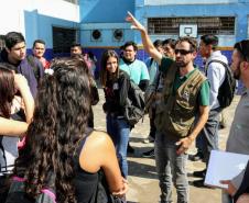 Alunos do curso técnico do Colégio Estadual Brasílio Machado, de Antonina, conheceram nesta sexta-feira (16) equipamentos de medição de qualidade do ar e acompanharam o monitoramento.