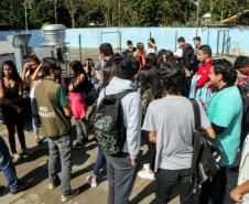 Alunos do curso técnico do Colégio Estadual Brasílio Machado, de Antonina, conheceram nesta sexta-feira (16) equipamentos de medição de qualidade do ar e acompanharam o monitoramento.