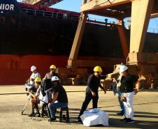 Documentário grava cenas no cais do Porto de Paranaguá