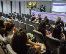 Psicóloga faz palestra às mulheres da Portos do Paraná