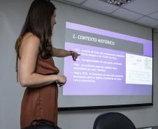  Ontem (16), o encontro foi com a Juíza da 1a Vara Criminal de Paranaguá, Dra Cintia Graeff. O tema abordado foi "As diversas formas de violência contra a Mulher".