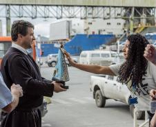Padroeira do Paraná faz procissão pelo cais do Porto de Paranaguá