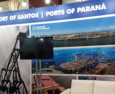 As oportunidades de negócios nos Portos do Paraná estão sendo apresentadas em Miami (EUA) no 28.º Congresso Latino-Americano de Portos. A empresa pública paranaense representa os terminais brasileiros e participa do evento junto com a Autoridade Portuária de Santos. 