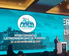 As oportunidades de negócios nos Portos do Paraná estão sendo apresentadas em Miami (EUA) no 28.º Congresso Latino-Americano de Portos. A empresa pública paranaense representa os terminais brasileiros e participa do evento junto com a Autoridade Portuária de Santos. 