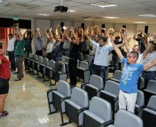 Mais de 50 colaboradores da empresa pública participaram de evento de duas horas que levou informação e diversão com palestra, exercício, confraternização e vacinas. 