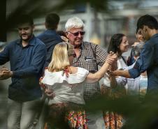 Depois de igrejas e museu, um dos lugares mais procurados pelos turistas que desembarcaram foi o Mercado Municipal