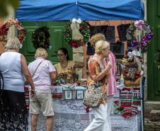 Depois de igrejas e museu, um dos lugares mais procurados pelos turistas que desembarcaram foi o Mercado Municipal