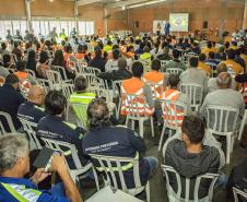 Encontro anual reúne empregados da Portos do Paraná, Ogmo, órgão gestor da mão de obra dos trabalhadores portuários avulsos, e mais 13 empresas. Este ano, o foco está nas atividades em altura, mas são abordados diversos temas sobre as rotinas dos profissionais. 