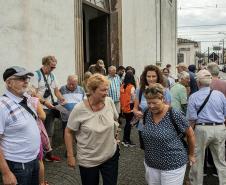 Depois de igrejas e museu, um dos lugares mais procurados pelos turistas que desembarcaram foi o Mercado Municipal