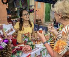 Depois de igrejas e museu, um dos lugares mais procurados pelos turistas que desembarcaram foi o Mercado Municipal