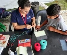 A empresa Portos do Paraná levou a ação a Encantadas. Os moradores tiveram acesso a exames clínicos e vacinação, além de corte de cabelo, aulas de xadrez, orientações sobre qualidade de vida e atividades físicas. A ideia é ampliar o projeto para outras comunidades em 2020. 