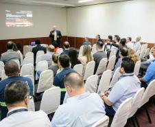 Empresários que importam e exportam produtos via Porto de Paranaguá participaram nessa sexta-feira (13) de uma discussão sobre a implantação de um sistema de troca de dados da comunidade portuária dos Portos do Paraná. 