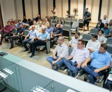 Os projetos executivos da revitalização da Avenida Atílio Fontana, conhecida como Estrada Velha de Alexandra, e da construção de um viaduto sobre a ferrovia da Avenida Roque Vernalha serão doados pela iniciativa privada e executados pelo Governo do Estado. 