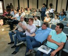 Os projetos executivos da revitalização da Avenida Atílio Fontana, conhecida como Estrada Velha de Alexandra, e da construção de um viaduto sobre a ferrovia da Avenida Roque Vernalha serão doados pela iniciativa privada e executados pelo Governo do Estado. 
