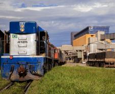 Em 2019, o Porto de Paranaguá recebeu mais vagões e menos caminhões na descarga de açúcar, grãos e farelo para exportação. Esse crescimento e propostas de inovação animam o setor e geram expectativas ainda mais positivas para próximos anos. 