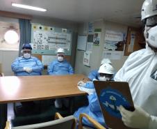 A Portos do Paraná em conjunto com a ANVISA, o OGMO, a Primeira Regional de Saúde, o SAMU e o Hospital Regional do Litoral em Paranaguá promoveram nesta sexta-feira (21), um exercício SIMULADO de atendimento a um tripulante de navio com sintomas de contaminação por coronavírus (COVID-19). 