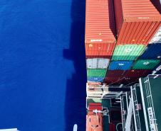 Viajante se aventurou com o marido e atravessou o Atlântico num navio porta contêiner