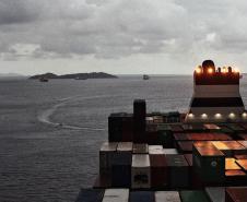 Viajante se aventurou com o marido e atravessou o Atlântico num navio porta contêiner
