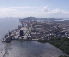 União renovou nesta semana com o Governo do Estado o Convênio de Delegação para a exploração dos portos de Paranaguá e Antonina. O documento, de 11 dezembro de 2001, venceria apenas em 2026. 