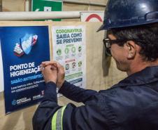 A empresa pública Portos do Paraná começou a adotar uma série de ações preventivas para o controle do novo coronavírus logo no final de janeiro, dia 29, quando as medidas sanitárias e práticas de controle de tripulação foram intensificadas para minimizar os riscos de infecção.