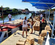 A ação envolveu oito barcos, distribuiu 1.043 cestas básicas e foi coordenada pela Diretoria Empresarial da Portos do Paraná. Foram beneficiados moradores da Ilha do Mel - Brasília, Encantadas e Ponta Oeste, Superagüi, São Miguel, Piaçaguera, Maciel, Eufrasina, Ponta do Ubá, Amparo, Europinha, Teixeira e Ilha das Peças.