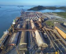 A área PAR12 fica no lado leste do cais, na retaguarda do Terminal de Contêineres de Paranaguá (TCP). Destinado para movimentação de veículos, o projeto prevê área de 74 mil metros quadrados e arrendamento no modelo greenfield, ou seja, sem estrutura física.