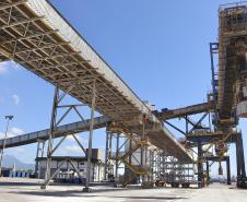 Obra foi inaugurada pelo governador Ratinho Junior. Investimentos da Portos do Paraná somam R$ 201,7 milhões. Também foi assinada a contratação das obras de derrocagem, para aumentar a profundidade do calado, e a autorização para investimentos que irão para ampliar a exportação de açúcar. 