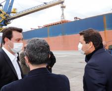 Obra foi inaugurada pelo governador Ratinho Junior. Investimentos da Portos do Paraná somam R$ 201,7 milhões. Também foi assinada a contratação das obras de derrocagem, para aumentar a profundidade do calado, e a autorização para investimentos que irão para ampliar a exportação de açúcar. 